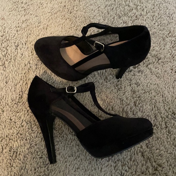 Call it Spring Black Velvet Heels Size 9 - Picture 1 of 1